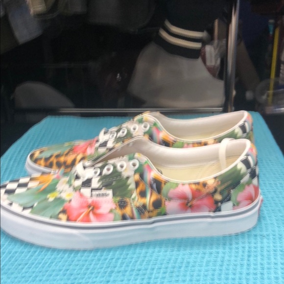 Vans Floral Checkered Sneakers - Multicolor - Picture 2 of 6